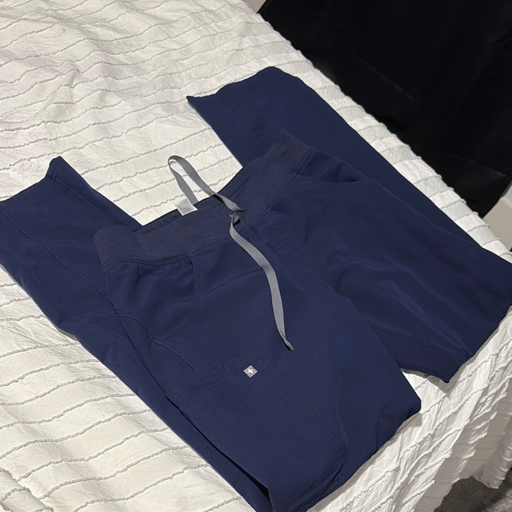 Figs scrubs
